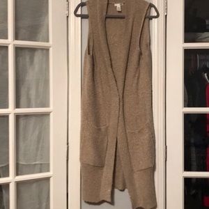 H&M - Women's Sleeveless Lightweight Duster Vest -